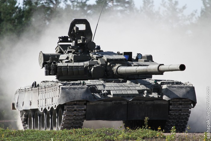 Tăng T-80 của Lục quân Nga